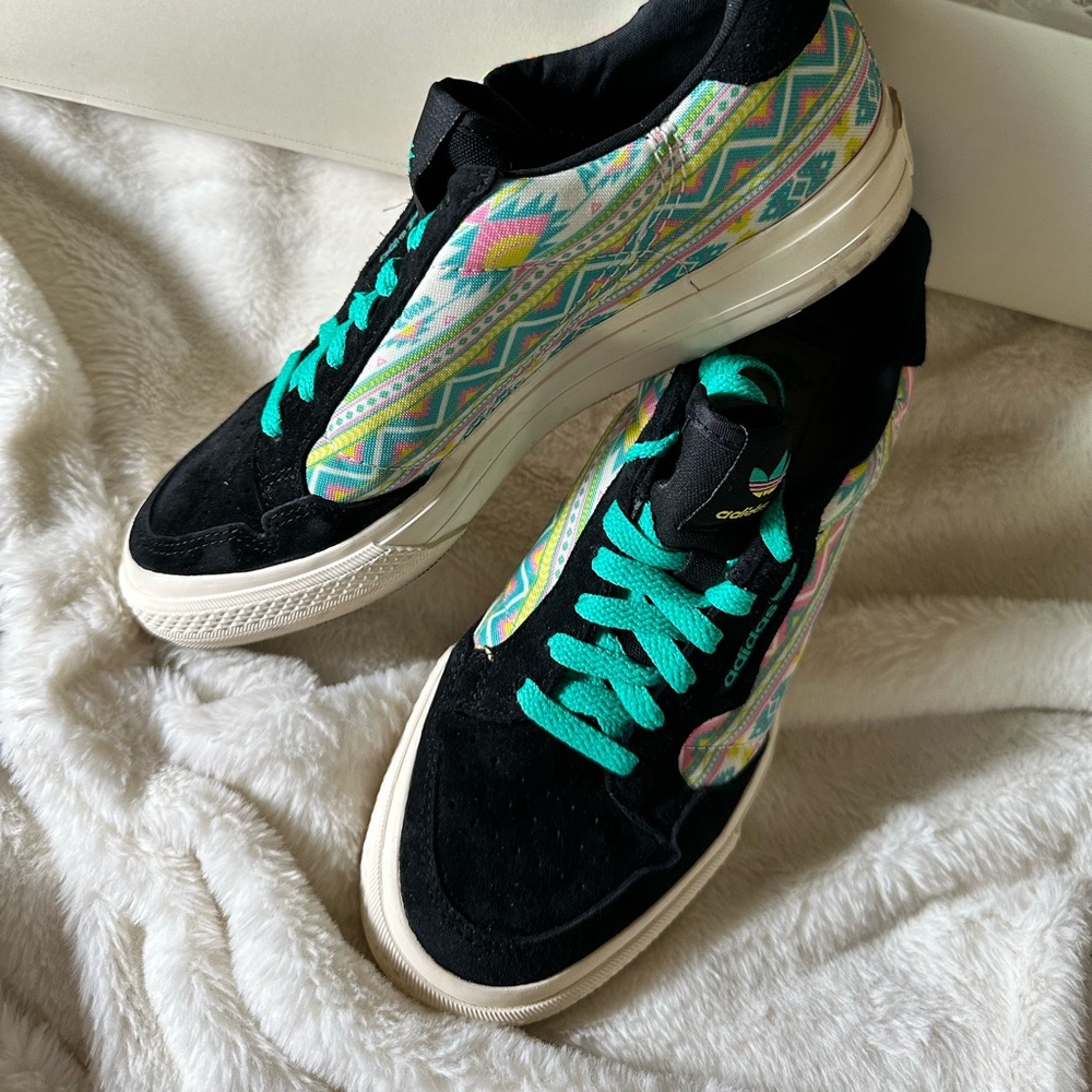 Limited Edition Arizona Tea Adidas 7.5 Women’s shoe